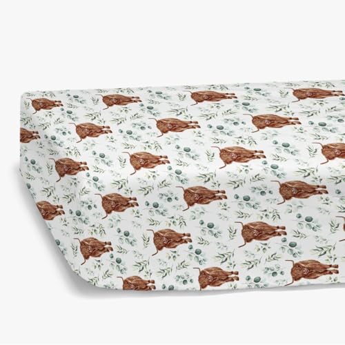 HawSkgFub Crib Sheet - Highland Cow Eucalyptus Design