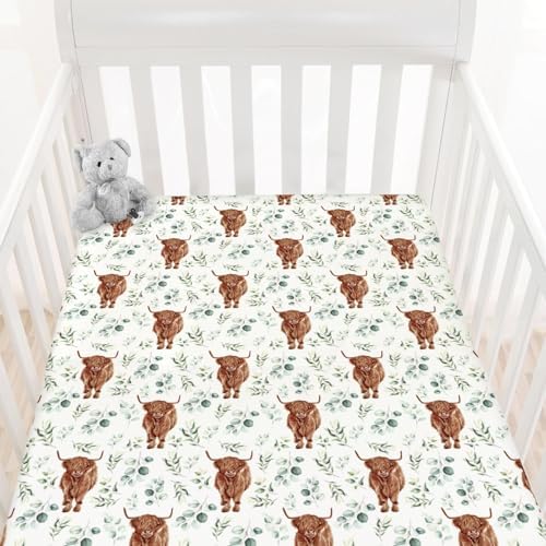 HawSkgFub Crib Sheet - Highland Cow Eucalyptus Design