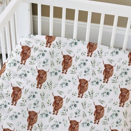HawSkgFub Crib Sheet - Highland Cow Eucalyptus Design