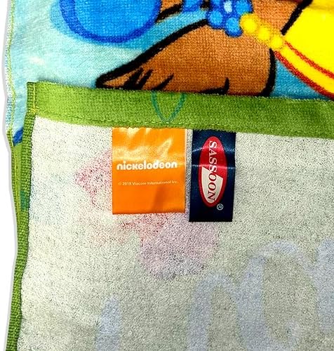 Dora the Explorer Explorers Wanted Velour Hooded Towel 1